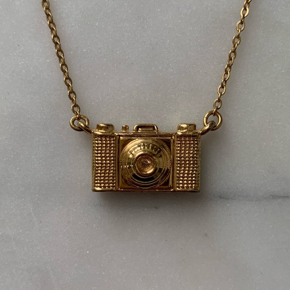 NWOT Kate Spade 12K “Hang in there” Camera Necklace